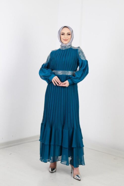 Yakası Ve Omuzu Taşlı Elbise